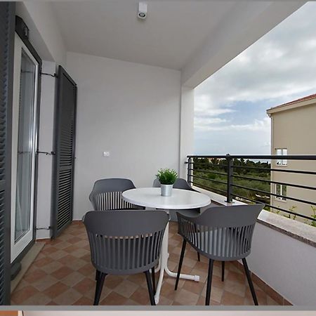 Ivmalu Apartments Tucepi Exterior photo